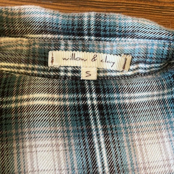 Willow & Clay Aria Fringe Open Front - Picture 4 of 4